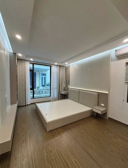 BÁN GẤP NHÀ - Vài bước ra phố, Minh Khai - Hai Bà Trưng, 52m2 x 5T - 11 tỷ