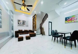 BÁN NHÀ NGUYỄN AN NINH – HOÀNG MAI – LÔ GÓC – Ô TÔ 7 CHỖ ĐỖ CỬA | 36M² – 10,X TỶ Sổ đỏ SIÊU ĐẸP – Sẵn sàng giao dịch!