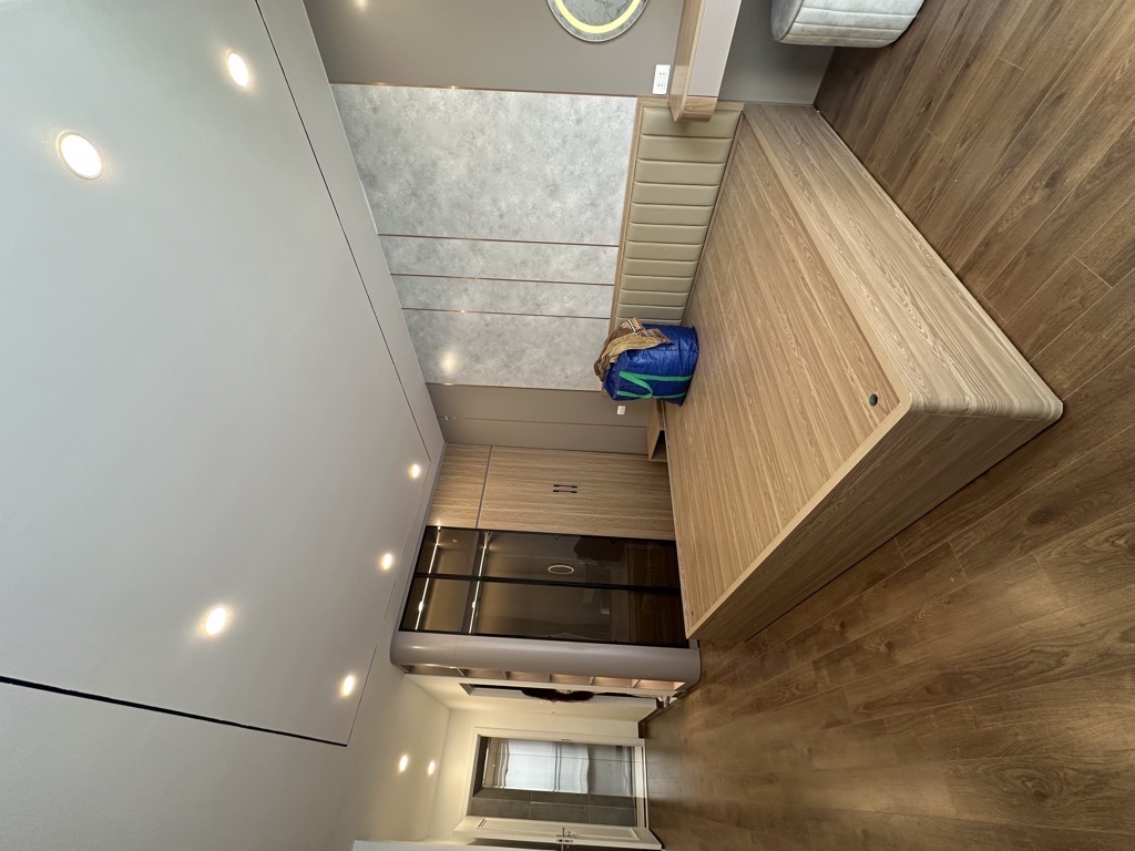 Nhà phố Hồng Tiến đẹp long lanh thang máy 1 nhà là ra phố