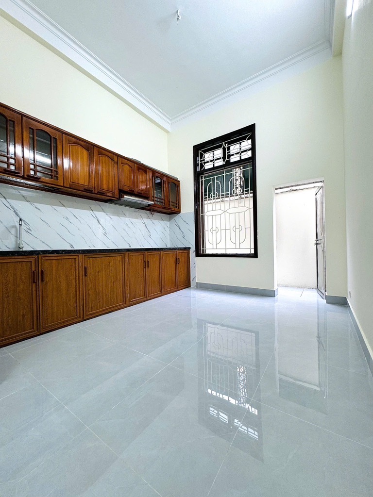 Ngọc Thuỵ 2 thoáng,ở sướng,oto đỗ, nhà mới