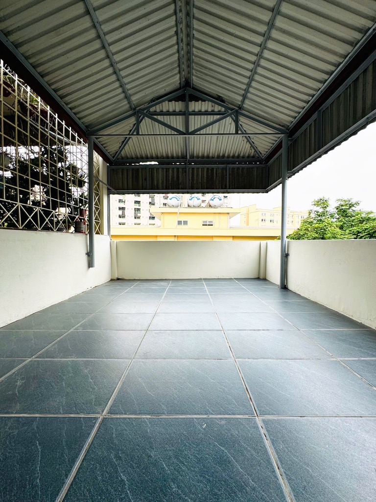 Ngọc Thuỵ 2 thoáng,ở sướng,oto đỗ, nhà mới