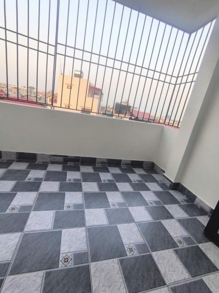 Bát Khối 35m2 x 5 tầng gần aeon long biên ,gần cầu chương dương