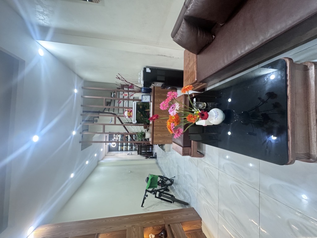Ngọc thuỵ ô tô đỗ cửa , nhà đẹp, kinh doanh nhỏ