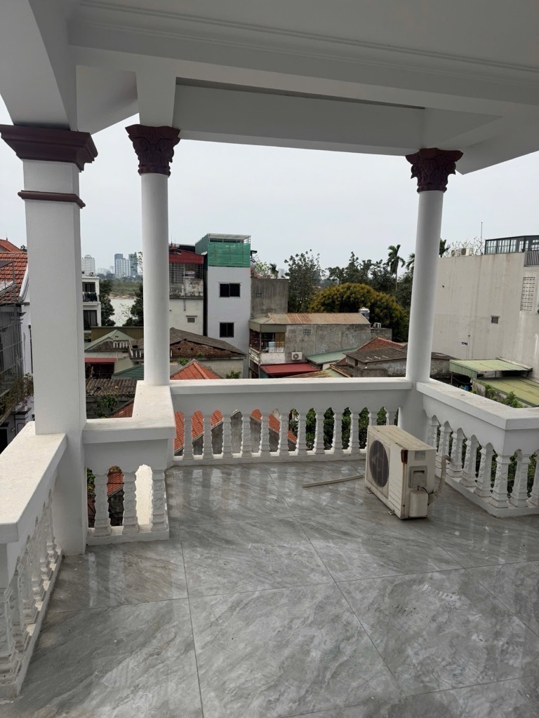 Biệt thự bắc cầu,quá đẹp ở sướng luôn