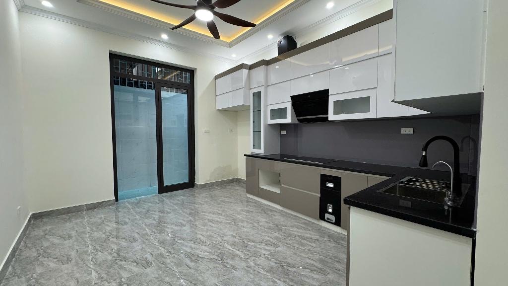 Nhà đẹp NGUYỄN VĂN CỪ , yên tĩnh ở thích , nở hậu thoáng trước sau