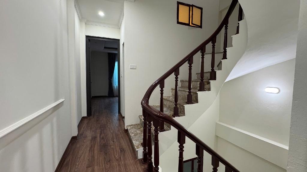 Nhà đẹp NGUYỄN VĂN CỪ , yên tĩnh ở thích , nở hậu thoáng trước sau
