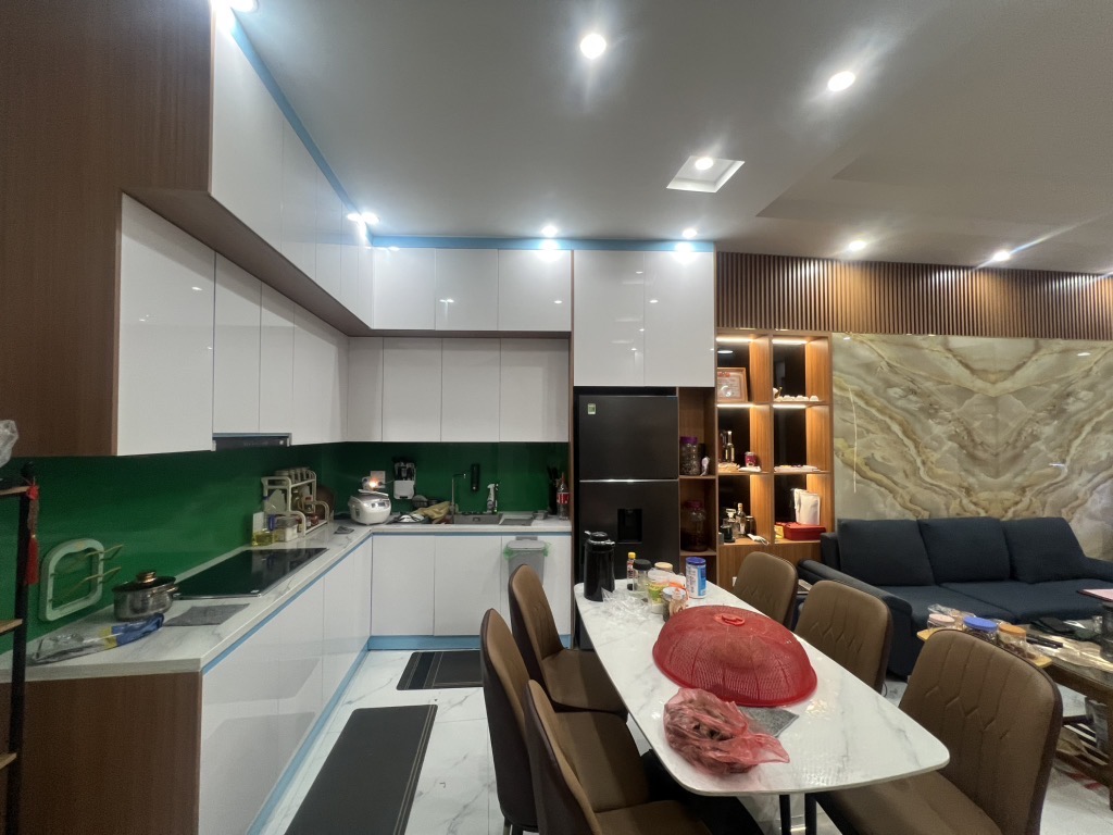 Nhà Thạch bàn ô tô ngủ trong nhà, diện tích rộng vài mét ra phố