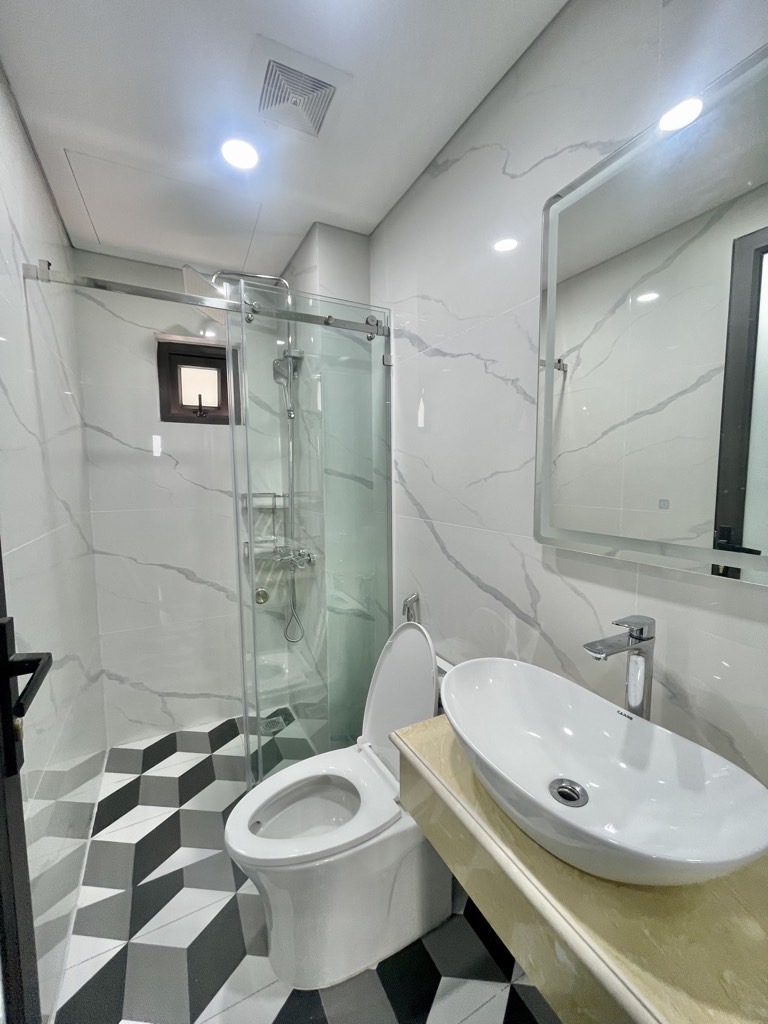 Bán nhà mặt phố Ngô Gia khảm , Kinh doanh, ô tô vào nhà