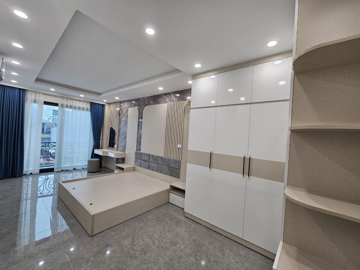NHÀ ĐẸP PHỐ HOÀNG NHƯ TIẾP MỚI TING 6 TẦNG THANG MÁY FULL NỘI THẤT NGÕ Ô TÔ