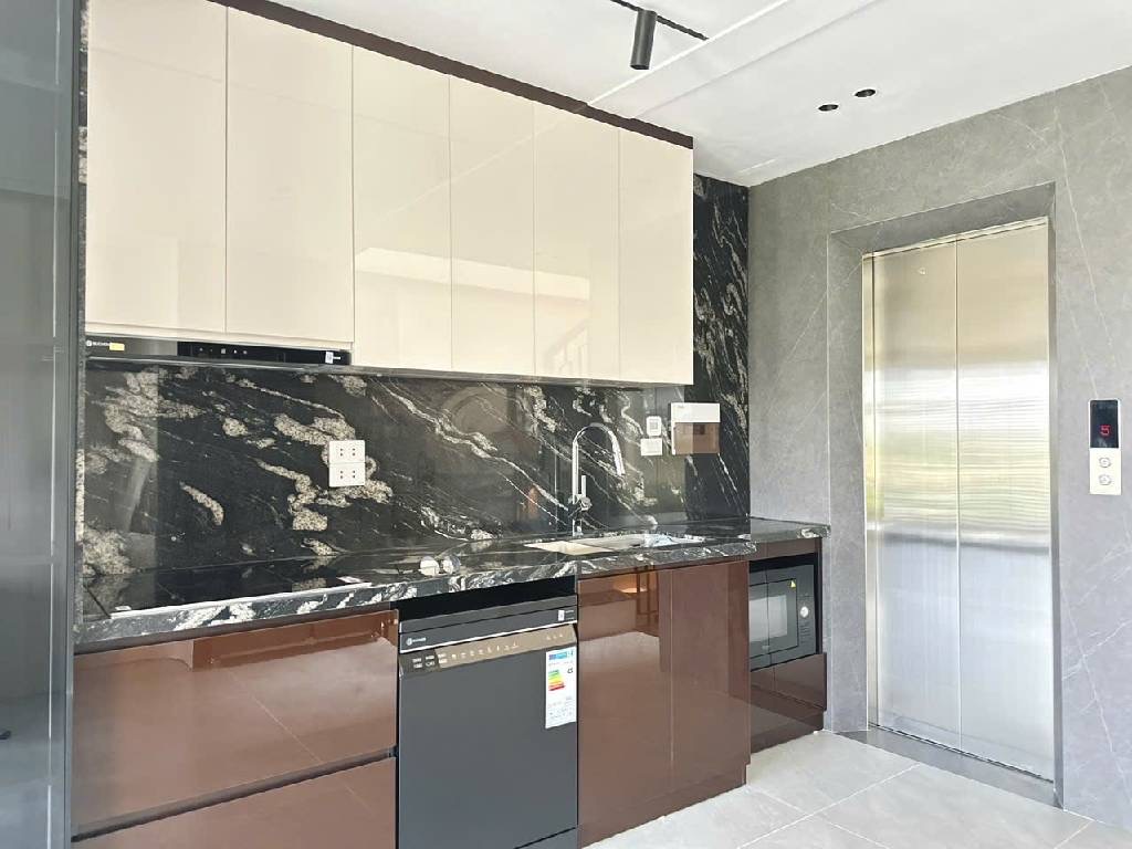 BÁN NHÀ NGỌC THUỴ Ô TÔ TRÁNH, NHÀ MỚI FULL NỘI THẤT , Ở SIÊU THOÁNG
