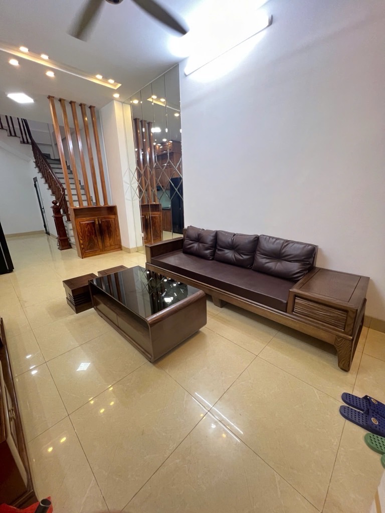 Chủ cắt lỗ bán nhà Ngọc Lâm ngõ thông 2 phố, nhà mới full nội thất
