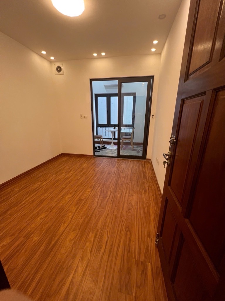 Chủ cắt lỗ bán nhà Ngọc Lâm ngõ thông 2 phố, nhà mới full nội thất