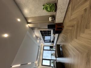 Nhà phố Hồng Tiến đẹp long lanh thang máy 1 nhà là ra phố
