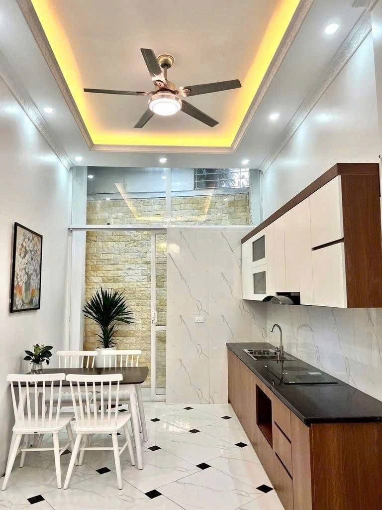 BÁN NHÀ Ô CHỢ DỪA , ĐẸP, RẺ