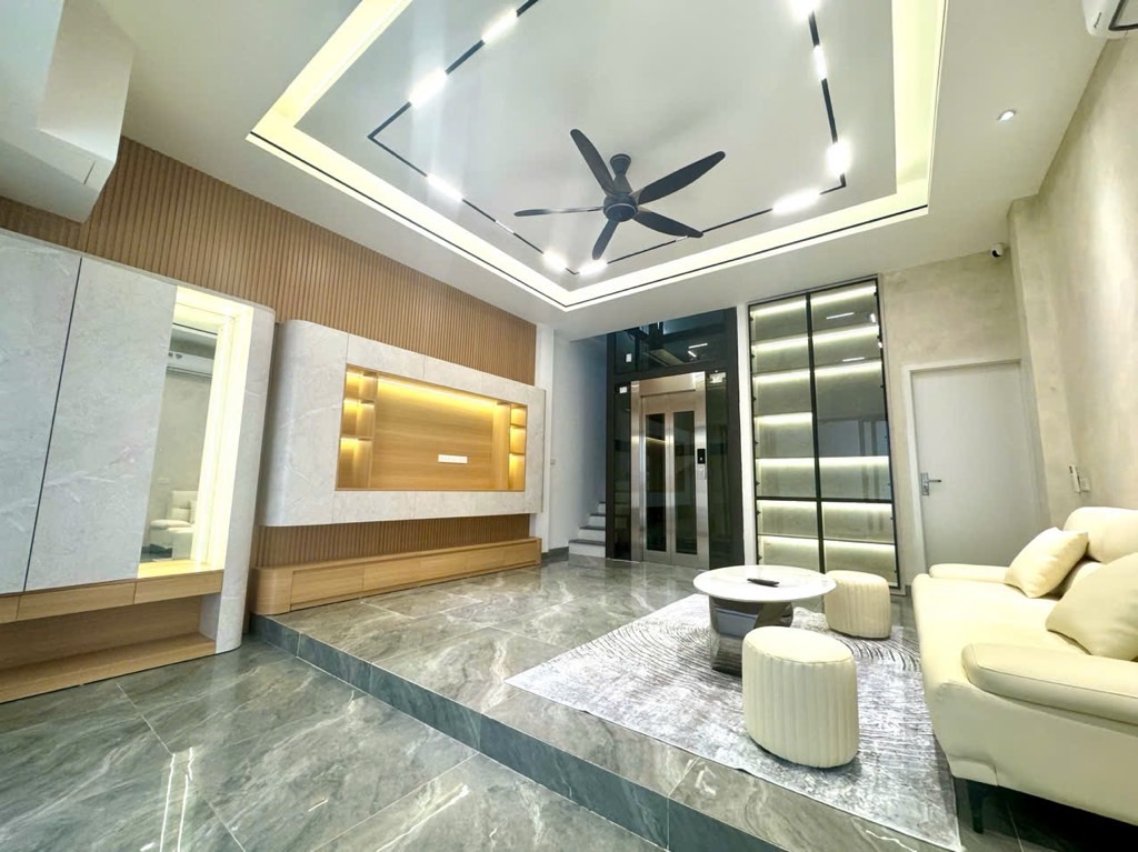 Siêu Hiếm Tây Sơn – 45m2 Vuông Đẹp – Thang Máy, Full Nội Thất – Giá Chỉ 13 Tỷ!