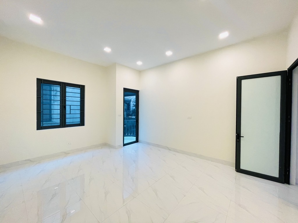 PHÂN LÔ QUÂN ĐỘI - Ô TÔ TRÁNH SÁT NHÀ - 2 THOÁNG TRƯỚC SAU - NGÕ NÔNG GẦN PHỐ - TIỆN ÍCH BẠT NGÀN - Ở SƯỚNG
