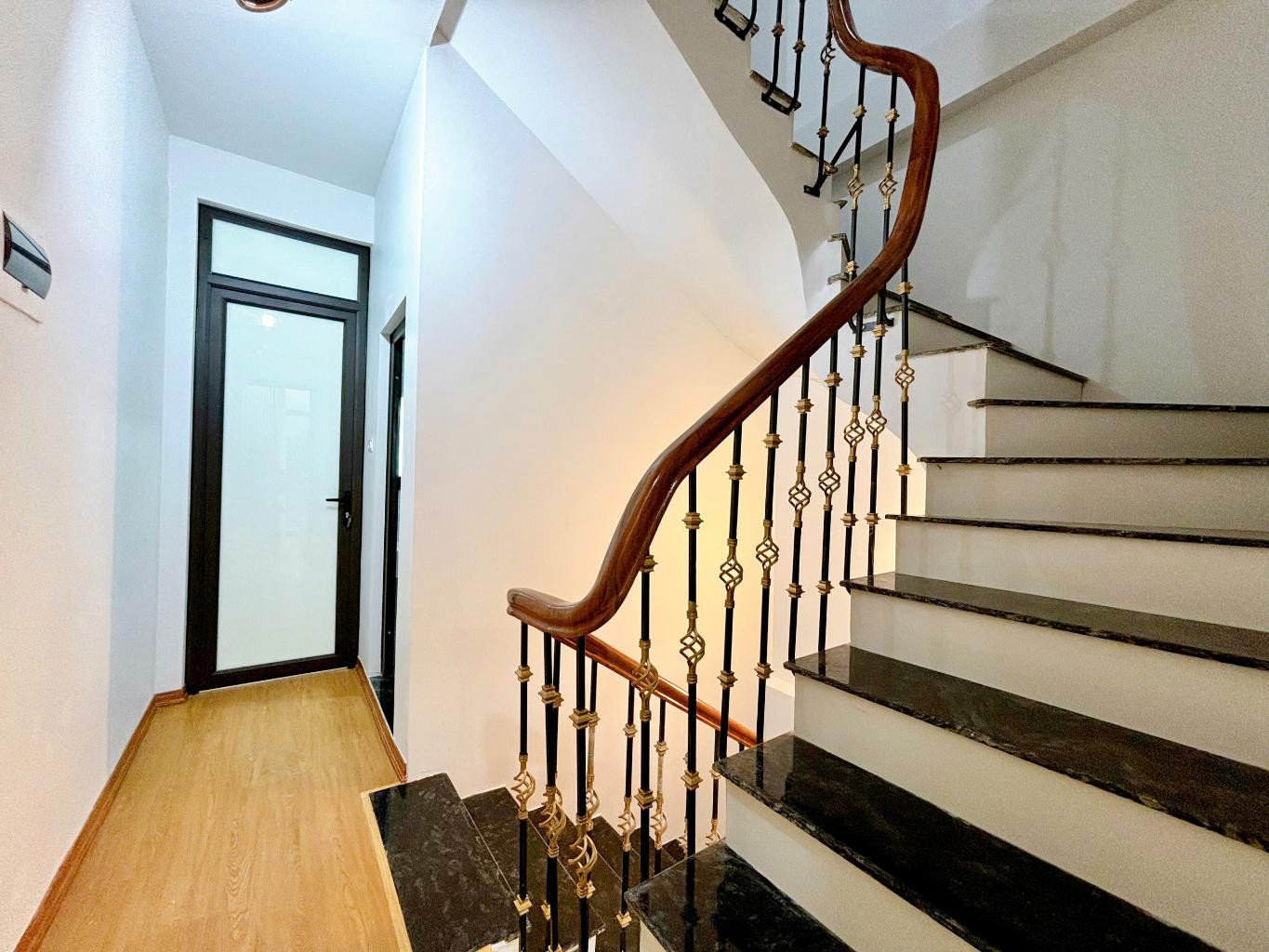 NHÀ ĐẸP KHƯƠNG HẠ – GARA Ô TÔ 7 CHỖ – 10M RA HỒ – FULL NỘI THẤT VIP – BAY NHANH