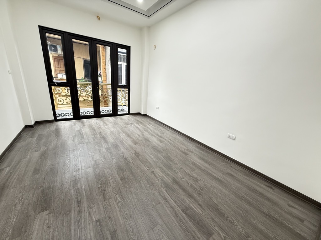 NHÀ MỚI KÍNH – FULL CÔNG NĂNG – THANG MÁY – NHIỀU TIỆN ÍCH XUNG QUANH