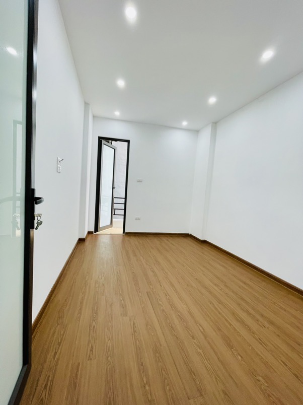 Phố #TrươngĐịnh gần Nguyễn Đức Cảnh# NhàĐẹp ở ngay # 25/27m chào 5.4 tỷ