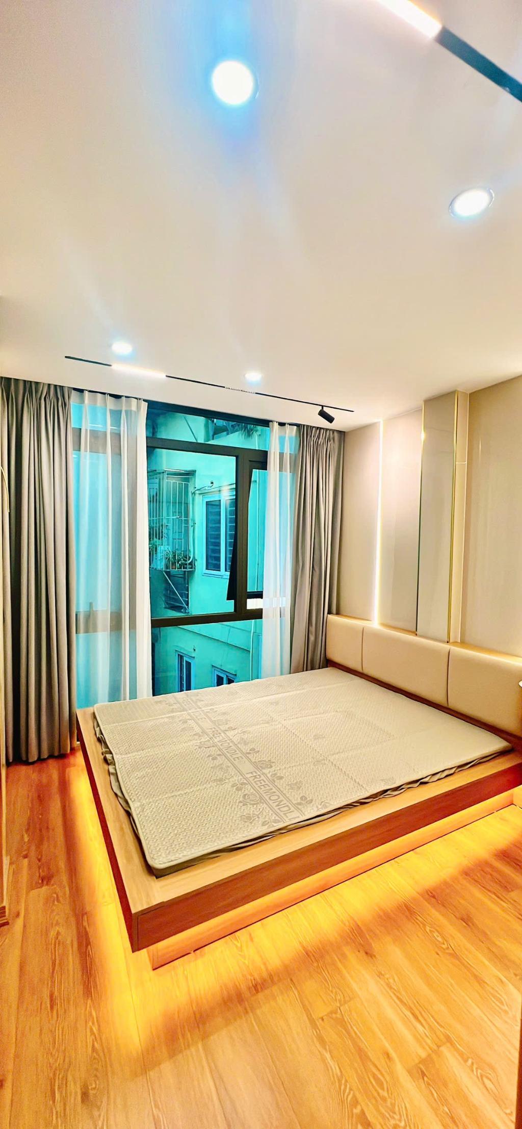 Bán gấp nhà 5 tầng Trần Quốc Vượng, nhà đẹp lung linh, giao thông thuận tiện 35m chỉ có hơn 7 tỷ