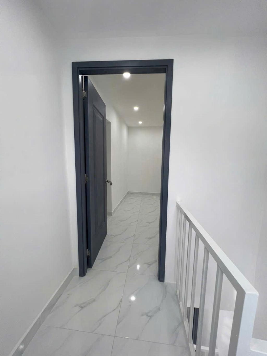 Quận 8, nở hậu nhà mới đẹp ở liền nhỉnh 2 tỷ