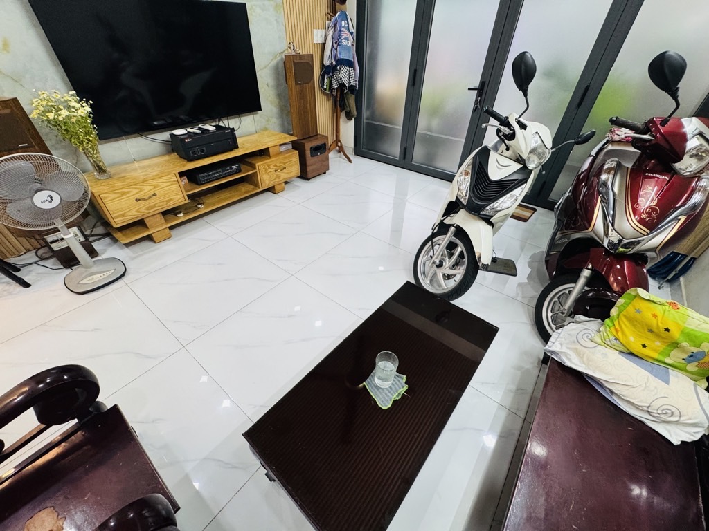 Bán nhà đẹp ở ngay- 2 tầng- 6tỷ