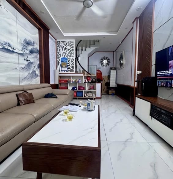 ĐỐNG ĐA - VỊ TRÍ ĐẮC ĐỊA - NHÀ ĐẸP - FULL NỘI THẤT XỊN - NHÀ NỞ HẬU - TẬN CỬA.️ SỔ ĐỎ CHÍNH CHỦ - PHÁP LÝ CHUẨN️ 15 TỈ