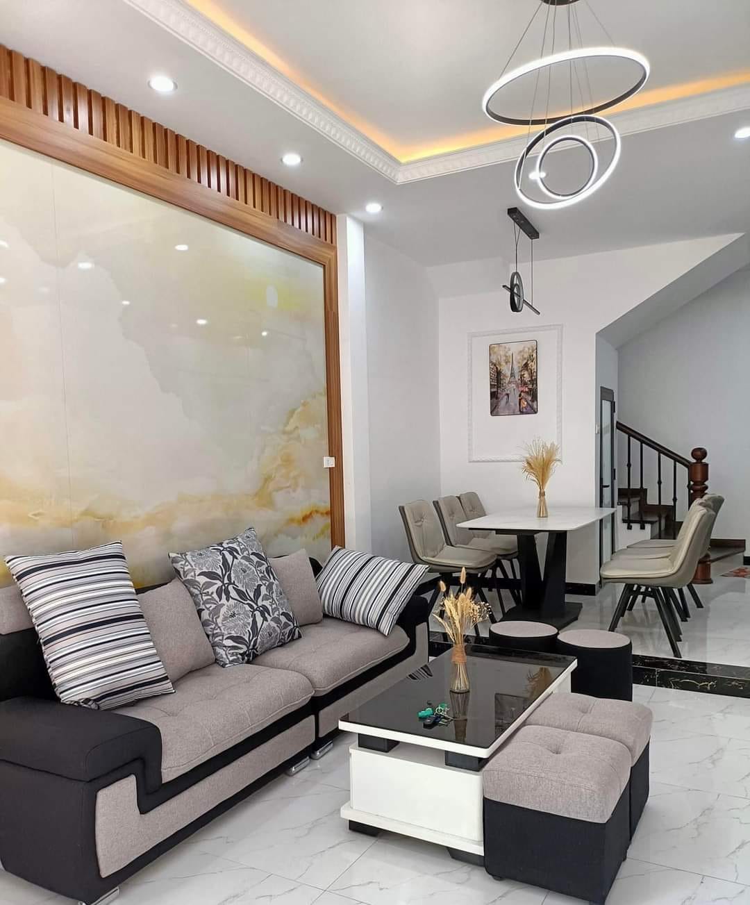 BÁN NHÀ ĐẸP Ở NGAY PHÚC LỢI 32M X 5 TẦNG ĐẸP LONG LANH CẠNH VINHOMES CHỈ 4 TỶ HƠN