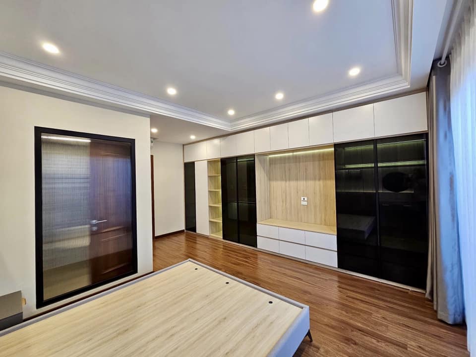 SIÊU ĐẸP PHỐ VIỆT HƯNG 5 TẦNG THIẾT KẾ BẮT MẮT - VỊ TRÍ ĐẸP CHỈ 5 TỶ HƠN XÍU