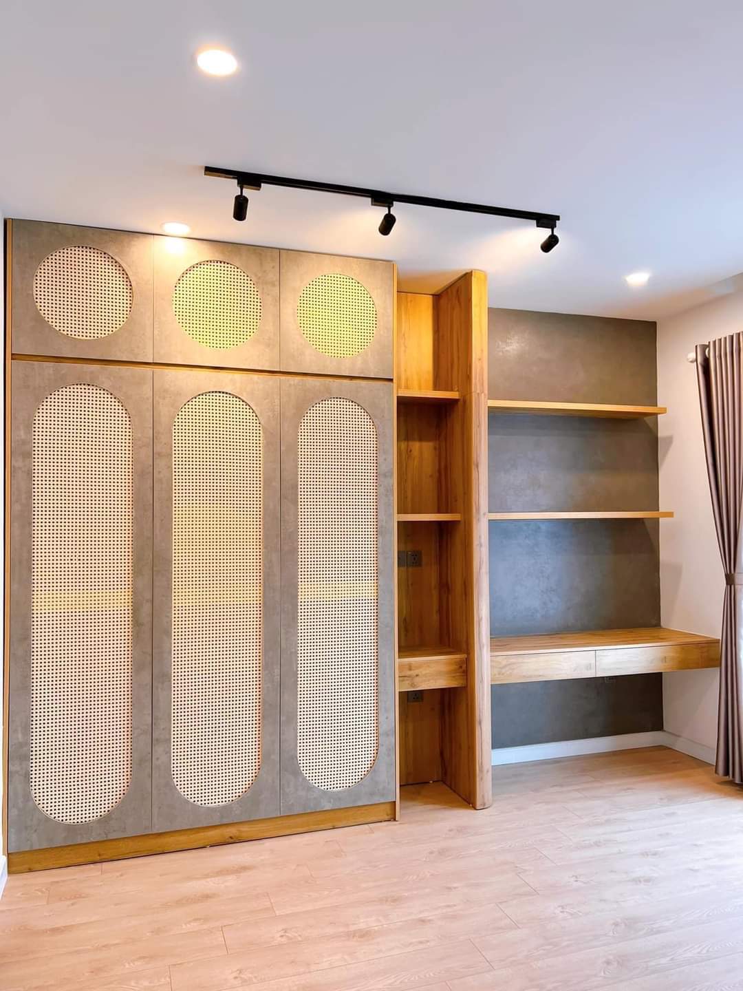 BÁN NHÀ VIỆT HƯNG 65M THANG MÁY HIỆN ĐẠI GARA Ô TÔ  CHỈ 9 TỶ Z