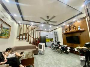 Bán nhà Ngọc Thuỵ dân xây - ô tô đỗ cửa 52m x MT 5m vuông vắn thoáng mát chỉ 6 tỷ 2