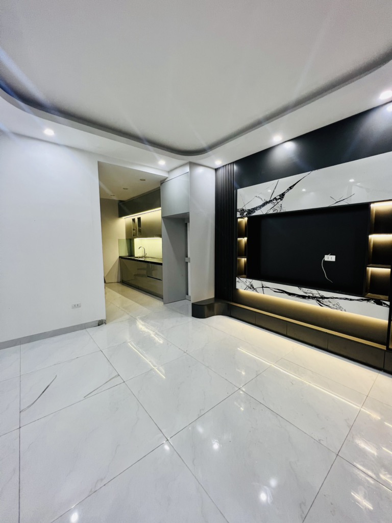 NHÀ VĂN CHƯƠNG - THANG MÁY - 36 M2 CHỈ 7,9 TYT