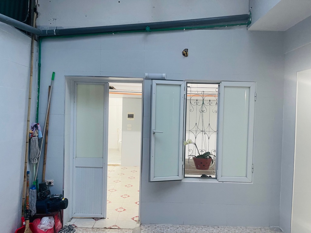 Bán nhà ngõ Thái Thịnh, một bước ra phố : DT 97m, giá 6 tỷ