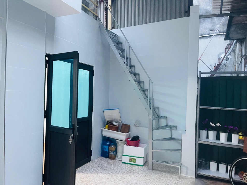Bán nhà ngõ Thái Thịnh, một bước ra phố : DT 97m, giá 6 tỷ