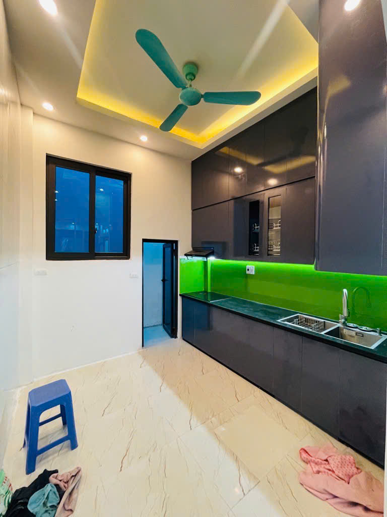 Bán nhà mặt phố  Nguyễn Văn Linh Dt 60m, giá 5,09 tỷ