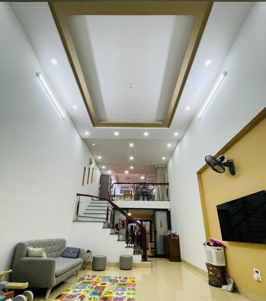 BÁN NHÀ VĂN LA, 2 MẶT TIỀN OTO ĐỖ CỬA, 50M2, 18.X TỶ