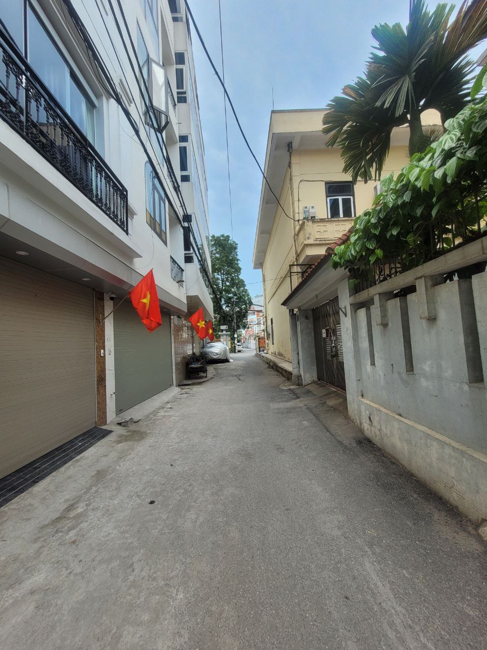 BÁN NHÀ VĂN PHÚ, OTO ĐỖ CỬA, 8.X TỶ