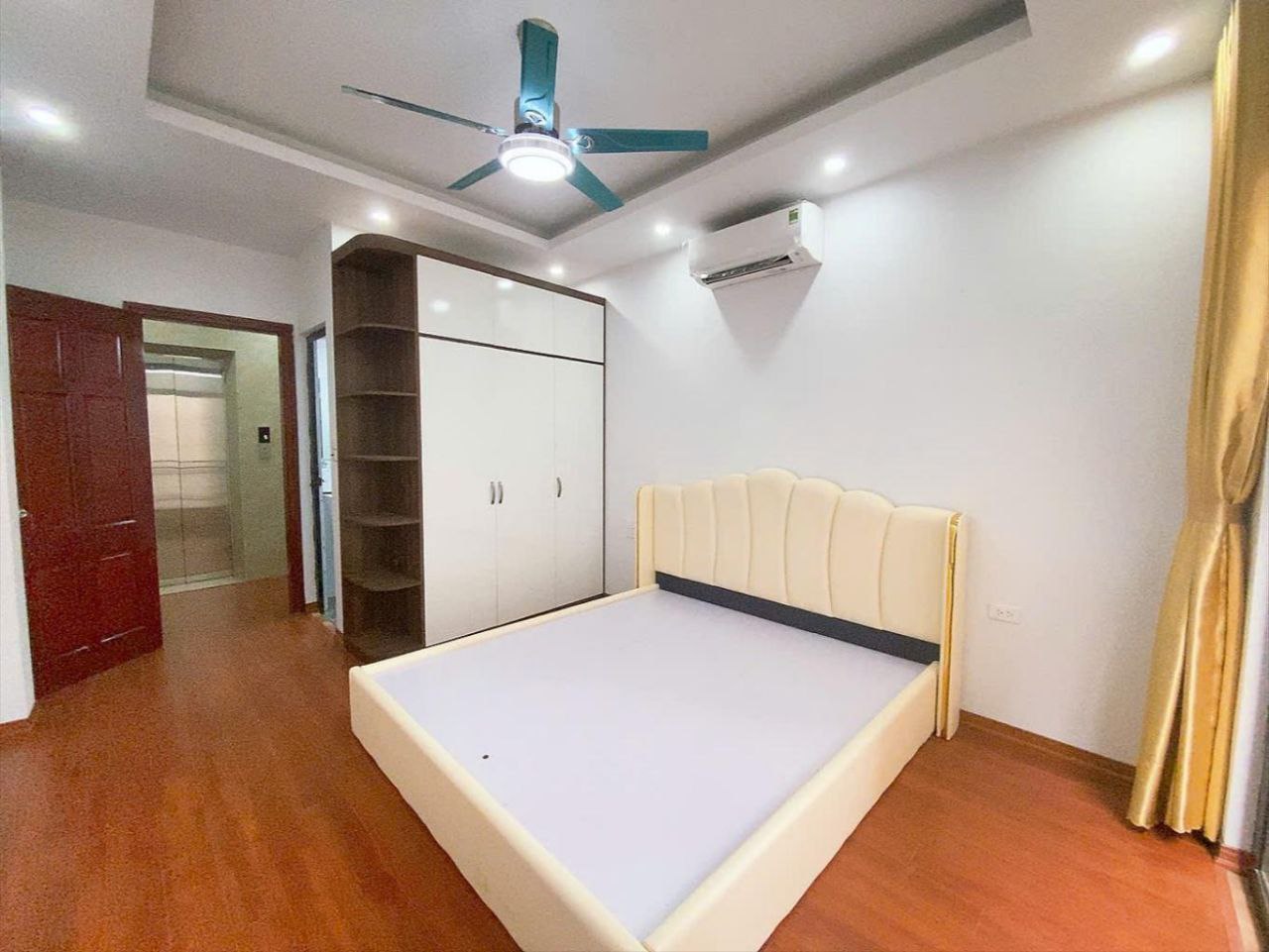 BÁN NHÀ VĂN PHÚ, OTO ĐỖ CỬA, 8.X TỶ