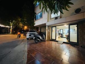 BÁN NHÀ VĂN LA, 2 MẶT TIỀN OTO ĐỖ CỬA, 50M2, 18.X TỶ