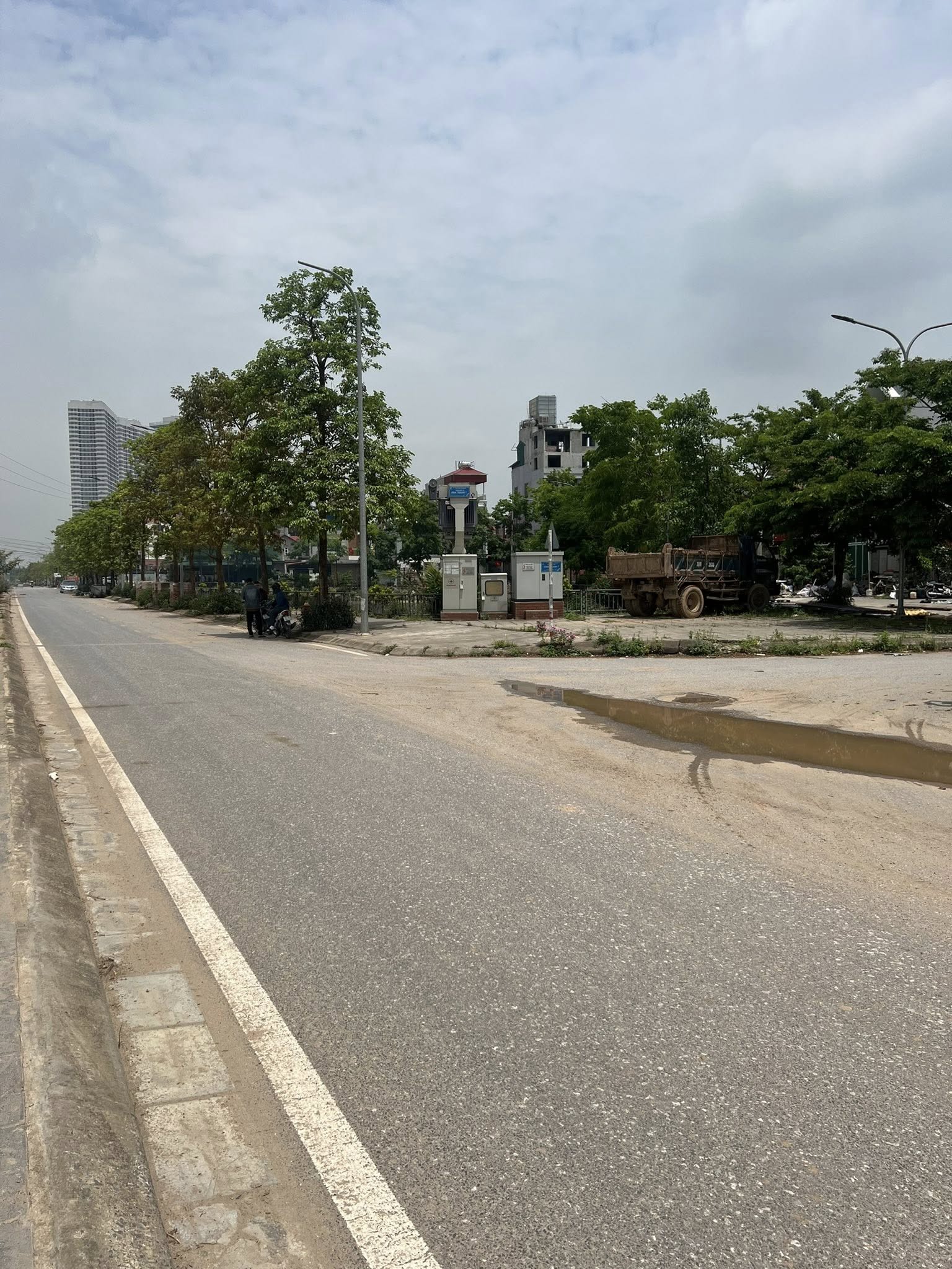 BÁN NHÀ CỰC HIẾM ĐÔNG ANH 38M- 5 TẦNG SIÊU ĐẸP NHỈNH 2,5 Tỷ  - MẶT TIỀN RỘNG - Ô TÔ ĐỖ CỔNG- KO LỖI PHONG THỦY