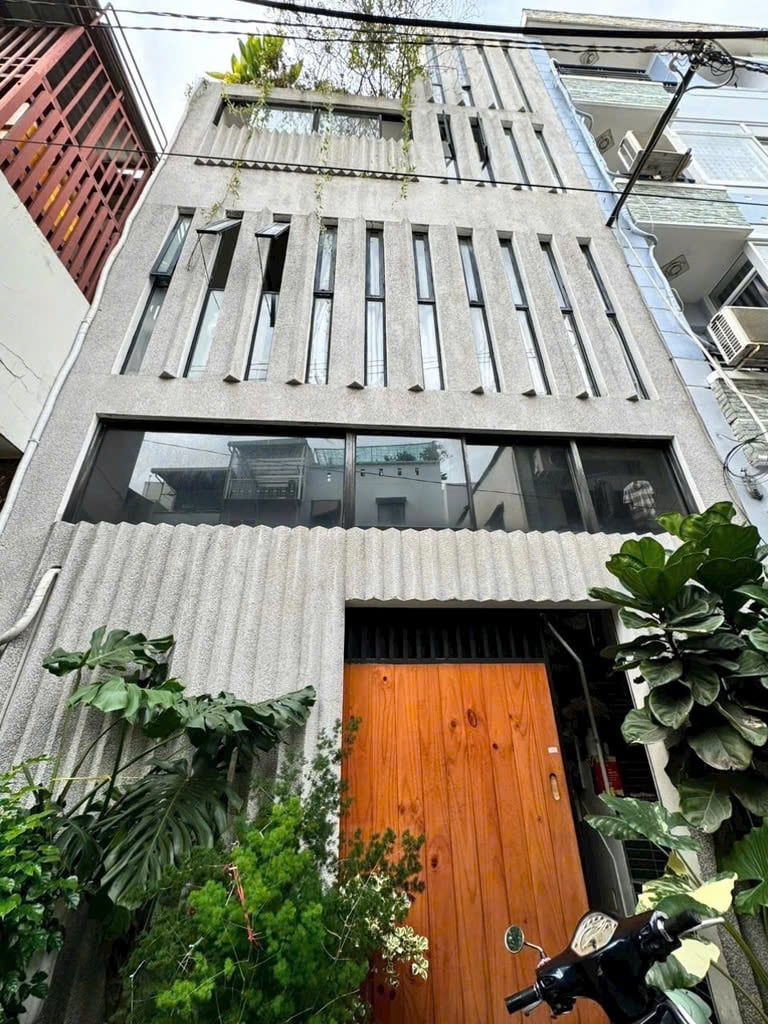 Bán nhà cầm bá thước p7 pn, 4 tầng , ngang 5m, chỉ 4,7 tỉ