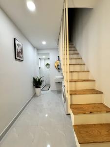 Bán nhà Pn p1 phan đình phùng, hẻm xe hơi, 25 m2 1 trệt 1 lầu, sổ tại nhà giá 4,59 tỉ