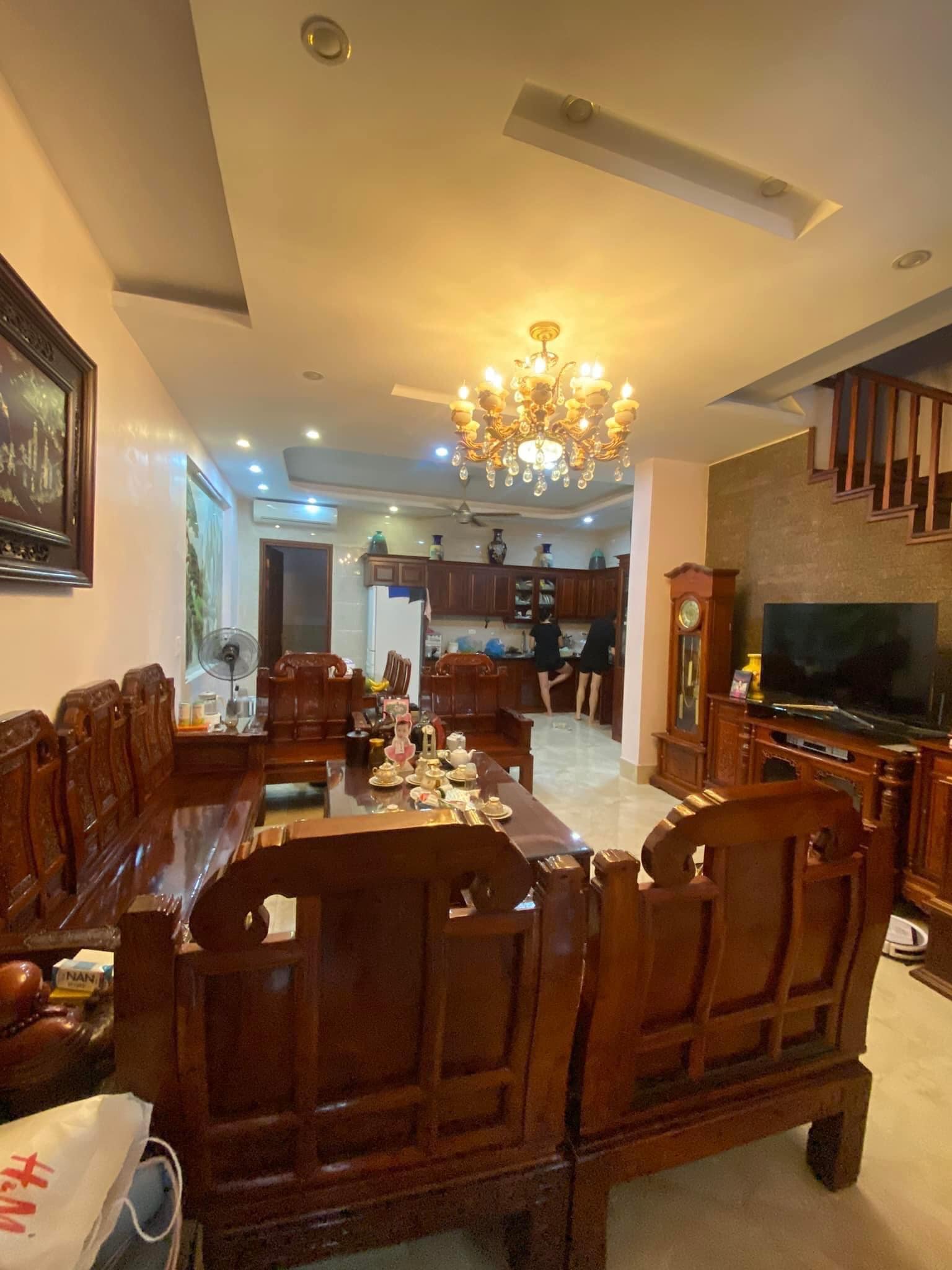 BIỆT THỰ SIÊU ĐẲNG CẤP VIỆT HƯNG  121 M2-