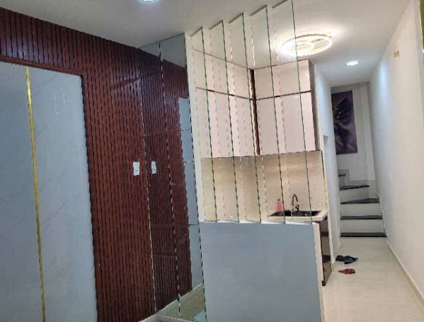 NHÀ ĐẸP QUẬN 8 - 2 TẦNG CÒN MỚI Ở NGAY