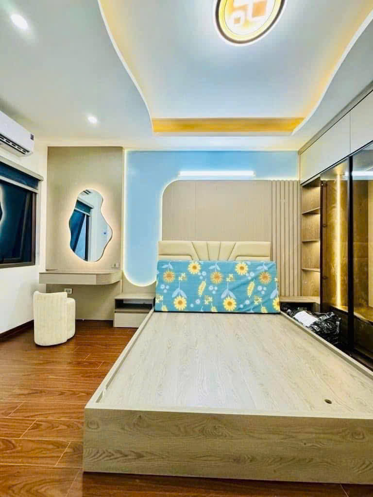 NHÀ ĐẸP LUNG LINH - FULL NỘI THẤT VIP - 3 NGỦ Ở NGAY chỉ 5,7 tỷ