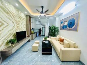 NHÀ ĐẸP LUNG LINH - FULL NỘI THẤT VIP - 3 NGỦ Ở NGAY chỉ 5,7 tỷ