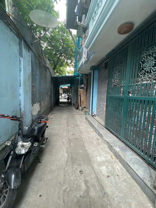 Chỉ dưới 5 tỉ cho căn nhà 3 bước ra mặt phố ngay trung tâm Trần Huy Liệu