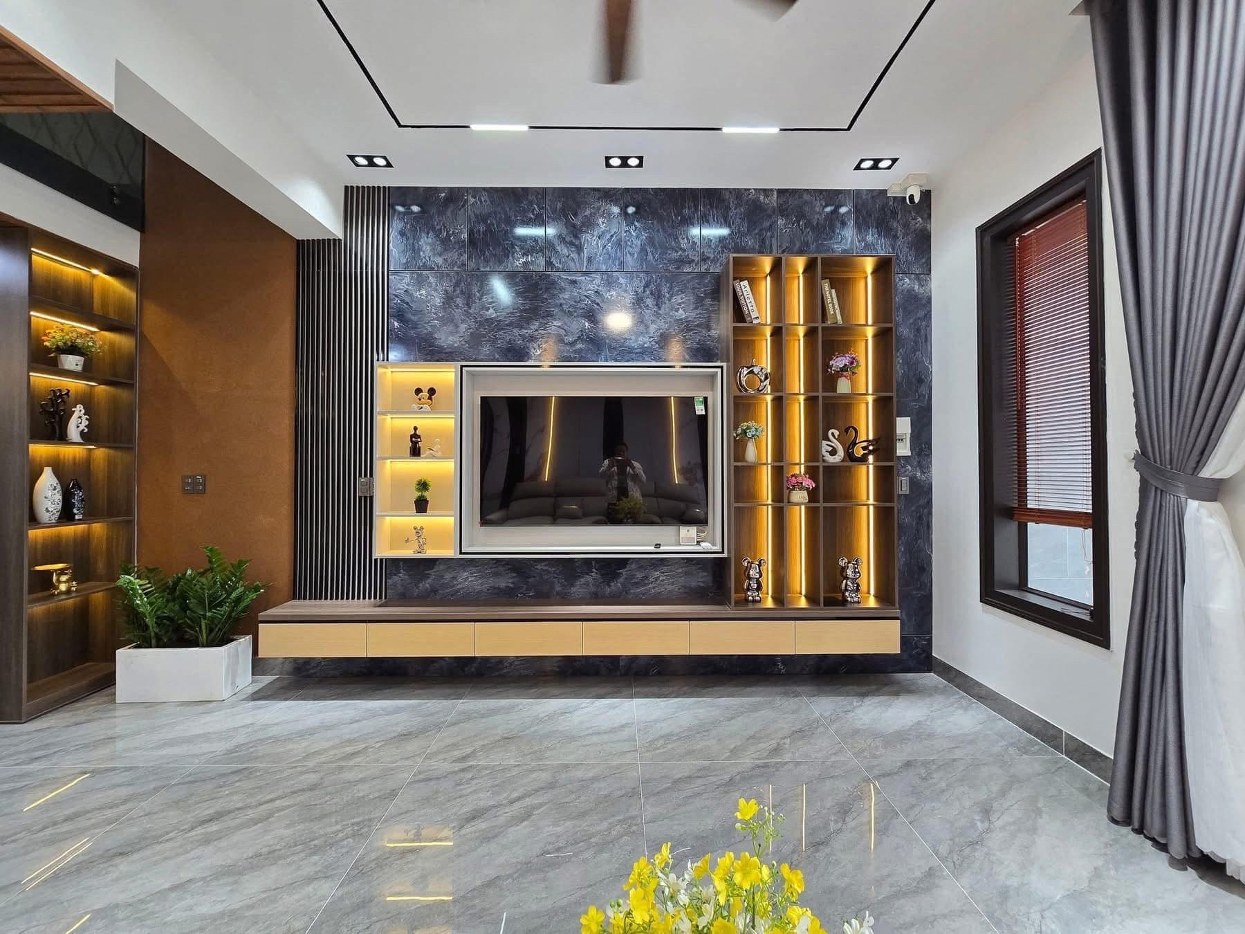 Nhà Cầu Giấy - 5 Tầng - Cách Ô Tô 30m - 7 Tỷ