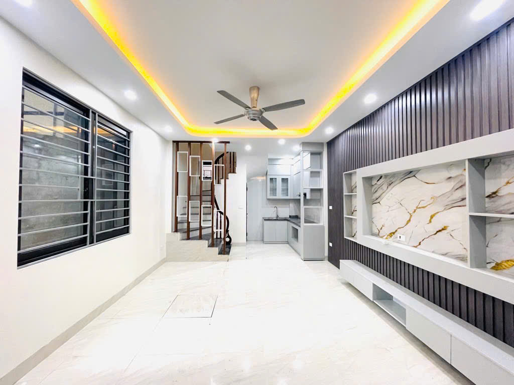 Trung Tâm Hà Đông Nhà Mới Kính Koong