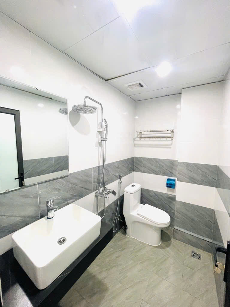 Trung Tâm Hà Đông Nhà Mới Kính Koong